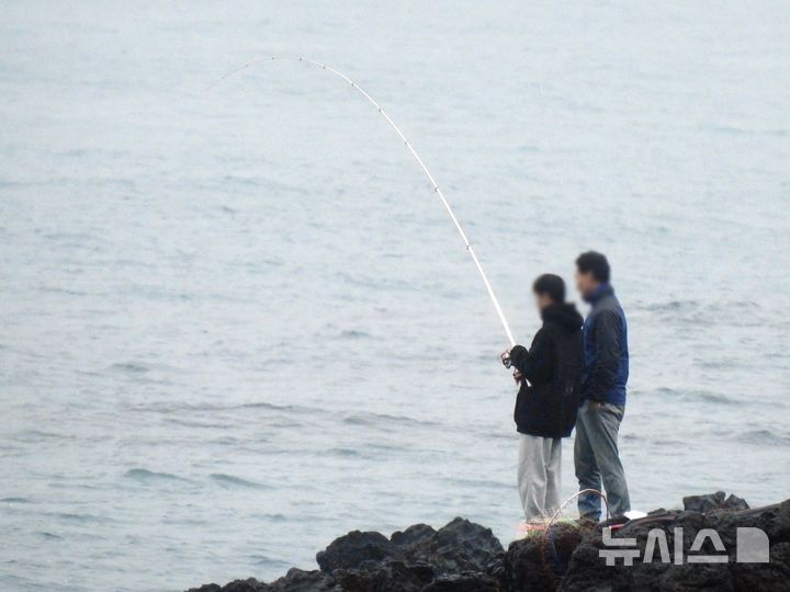 제주 갯바위에서 낚시하기
