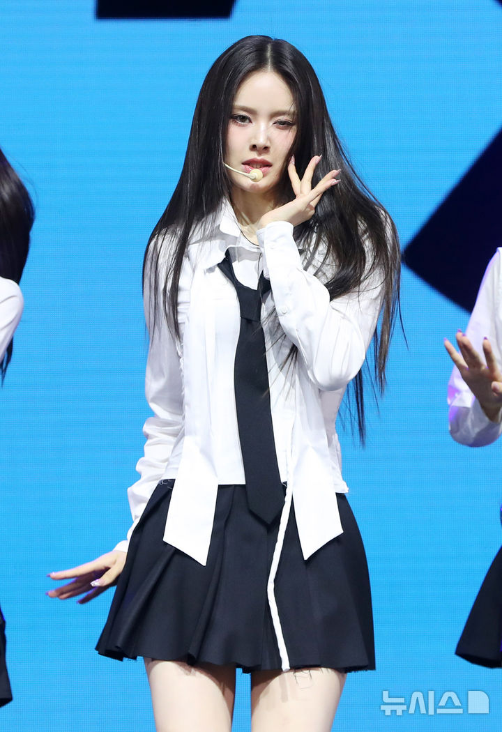 이즈나 방지민, 센터 비주얼