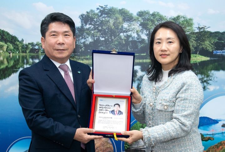 반값 농자재 지원 제천시장 농업발전 혁신인상 수상