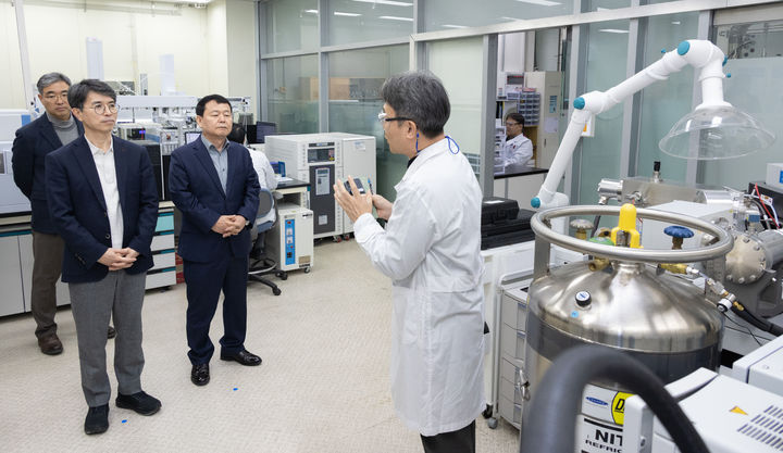 김완섭 환경부 장관, 한국수자원공사 수질센터 방문