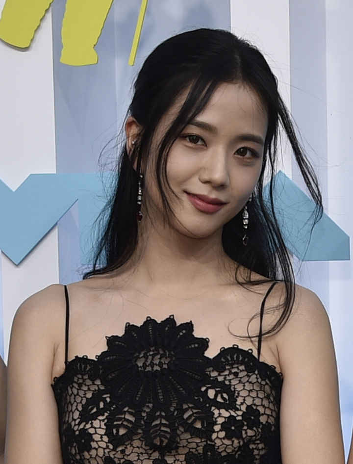 블랙핑크 지수, 데뷔 8년6개월 만에 첫 솔로앨범…아모르타주