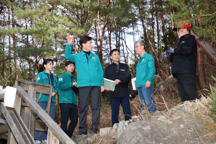 산불 취약지 둘러보는 안병구 밀양시장