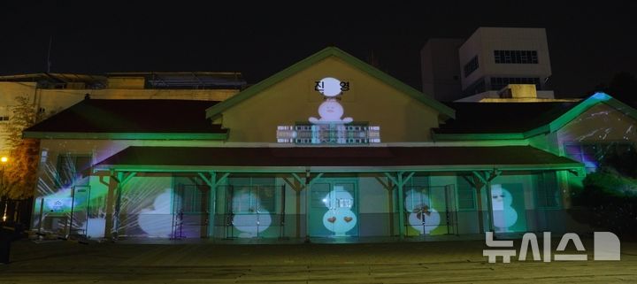 토더기와 떠나는 환상 여행…김해 진영역사공원, 미디어파사드 상영