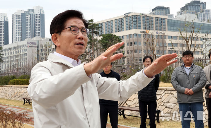 김문수 장관 나무 심기 중요합니다!