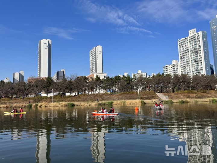 호수공원서 페달·도넛보트 체험 안산시, 해양아카데미 운영