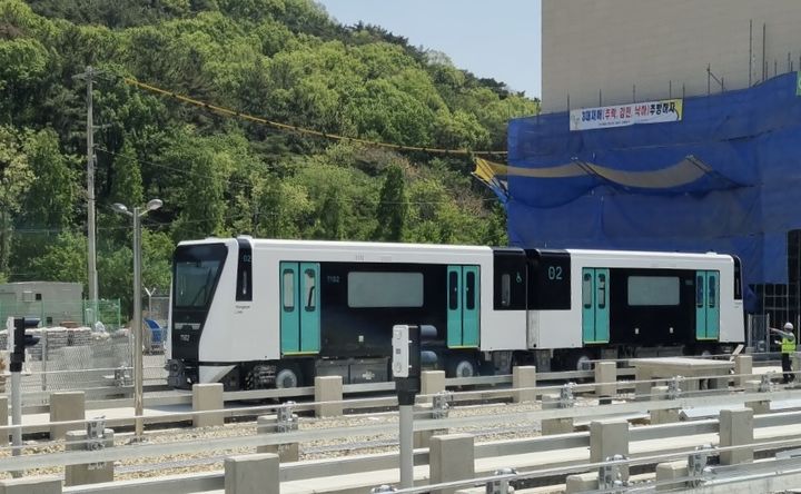 부산교통공사, 양산선 경전철 차량 첫 편성 반입