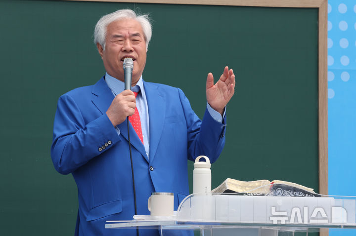 사랑제일교회 전국 주일 연합 예배, 설교하는 전광훈 목사
