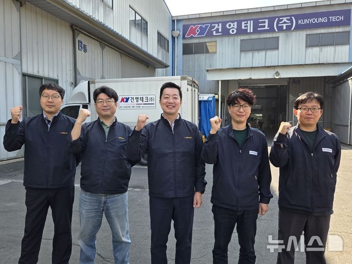 갑과 을이 힘 합쳤다…핵심부품 국산화 성공한 K중기[같이의 가치]