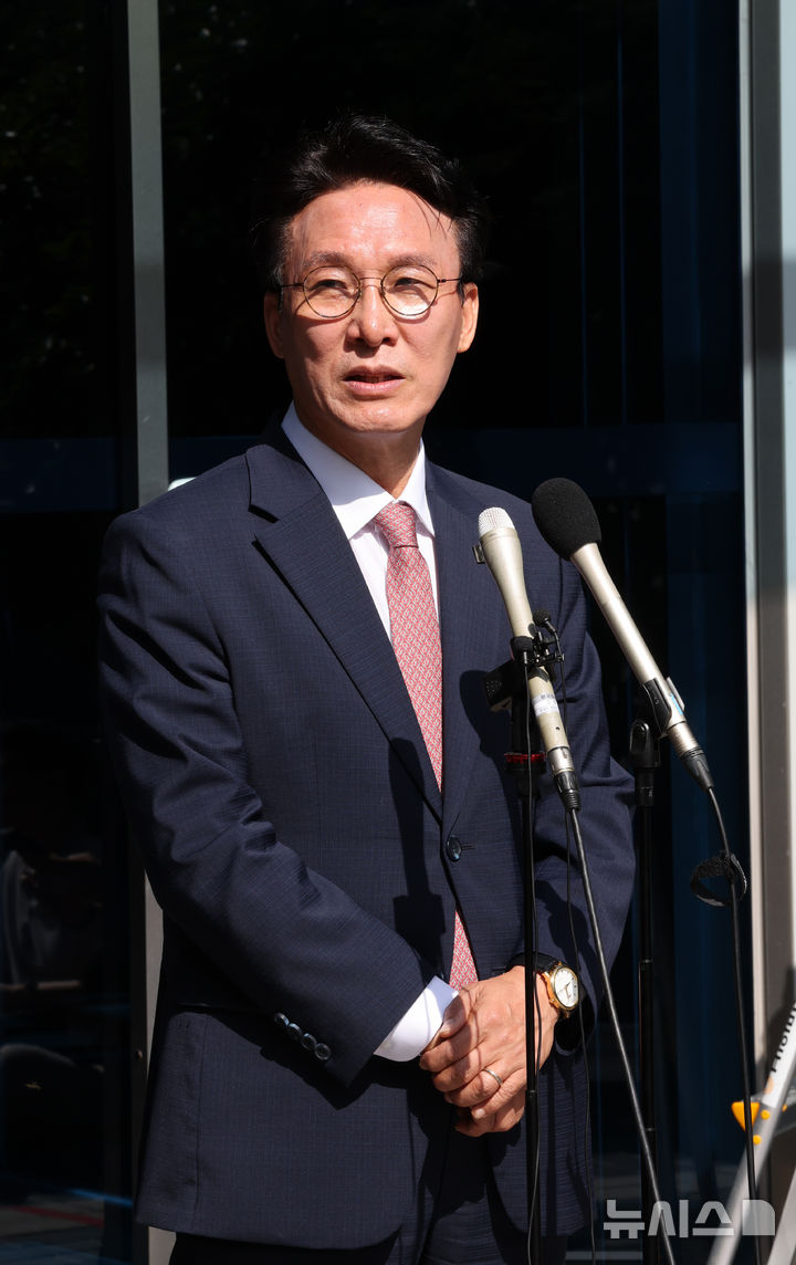김민석 총리 후보자 취재진 질문에 답변