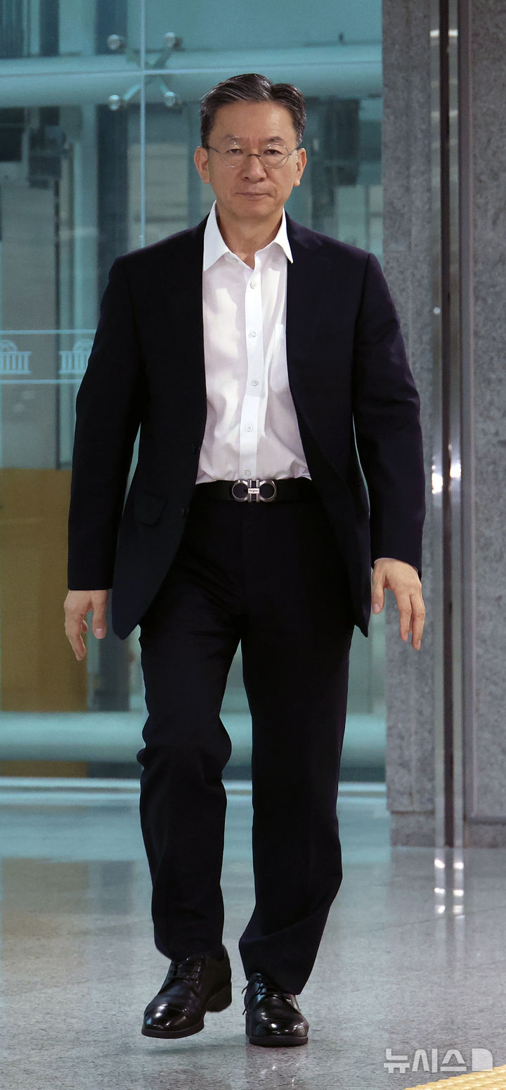 의회민주주의 포럼 참석하는 정성호 법무부 장관 후보자