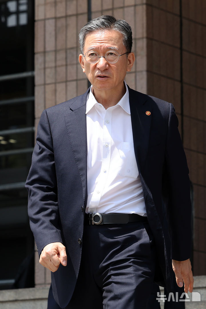 사면심사위원회 앞둔 정성호 법무부 장관