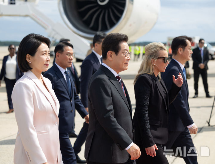 이재명 대통령, 한미정상회담 위해 입국