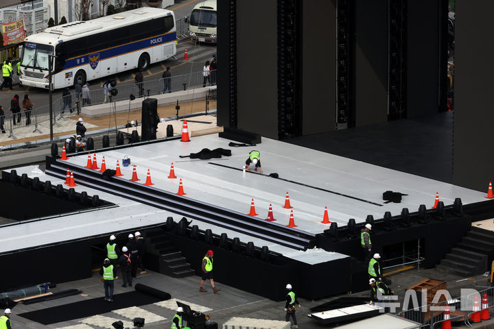 BTS 컴백 준비 중 관련자료 3