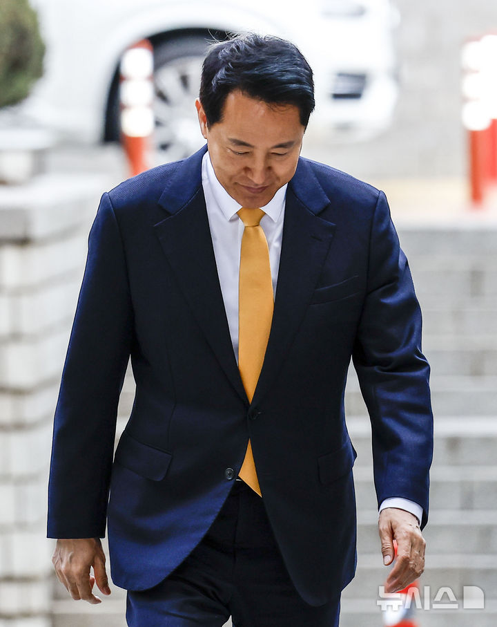 법원 출석하는 오세훈