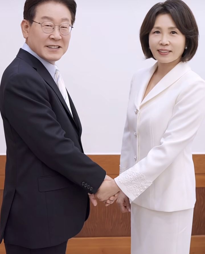 이 대통령 "김혜경, 언제나 가장 든든한 버팀목…모든 '쀼'들을 응원"