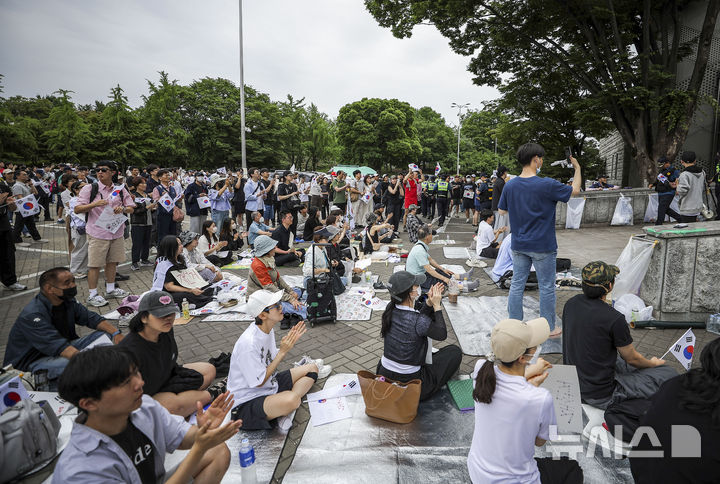 잠실 개표소 재선거 요구 시위