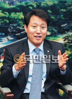 [교육，희망을 말하다…릴레이 인터뷰] ④ 건강가정지원센터 운영 오세훈 서울시장