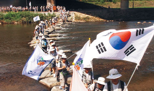 3박4일 한강 행진하며 사명 다짐… 성남 충성교회, 200여 성도 참여