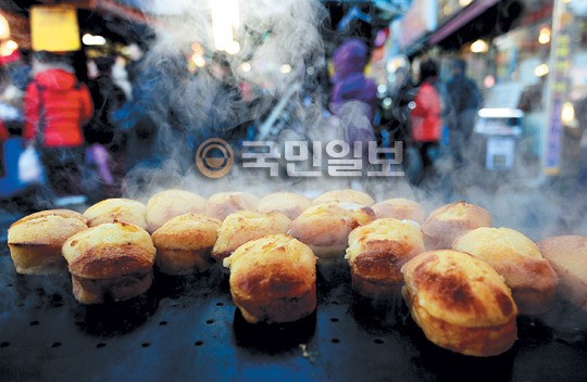 [포토 카페] 강추위 녹이는 계란빵
