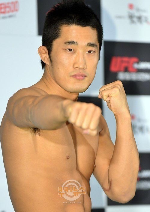 ‘스턴건’ 김동현 UFC 웰터급 톱10 진입…아시아 선수로는 첫 번째