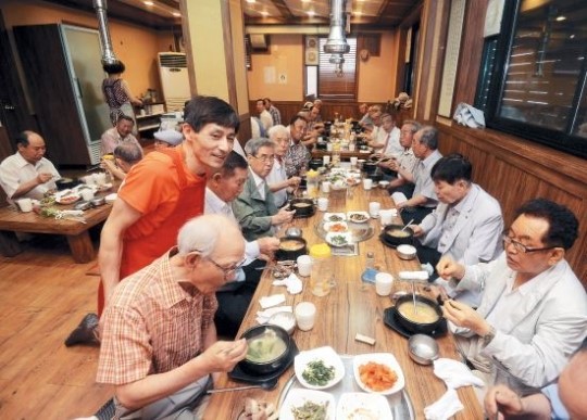 “매월 둘째 주일엔 인근 식당 이용하세요”