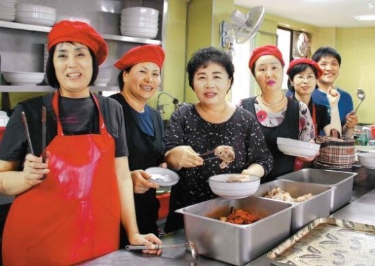소문난 칼국수집 사장님, 알고보니 목사님… 목회하며 식당 운영하는 장미화 목사