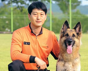 낙제생 구조견 ‘영웅’ 되다…  부산 특수구조단 ‘세중’ 화제