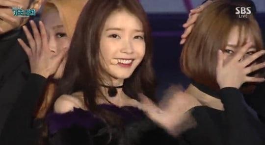 “소오름…댓글이 바뀌었어” 가요대전 아이유 '스물셋' 영상 댓글 조작 의혹 | 인스티즈