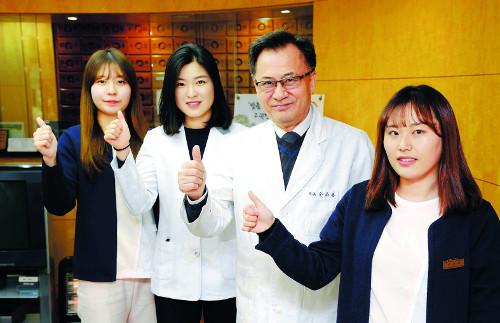 [명의&인의를 찾아서-(47) 코 알레르기 전문 영동한의원 김남선 원장팀] 한방 ‘칵테일 요법’으로…