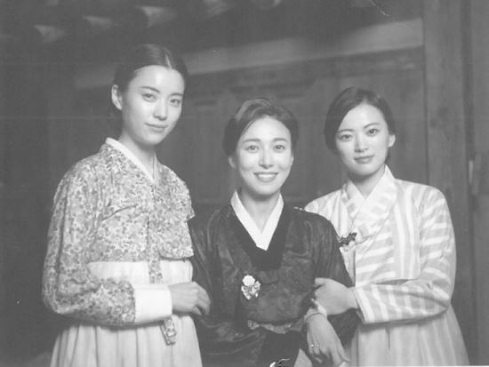 유연석이 직접 찍은 ‘해어화’ 한효주·천우희 사진 5장