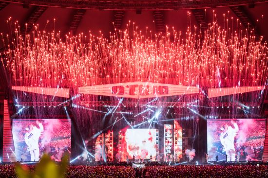 빅뱅 데뷔 10주년 기념 콘서트…국내 최대 6만5000관객과 함께 뜨거웠던 여름 밤