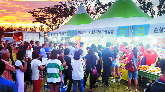 [우리고장 대표 가게를 찾아서] 3대가 만드는 퓨전 닭강정… 인천 명물？ 글로벌 먹거리！