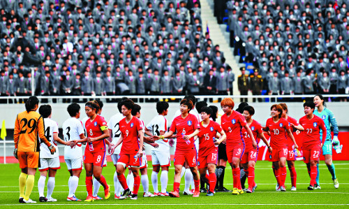 [즐감 스포츠] 다시  만나는  남북  여자축구