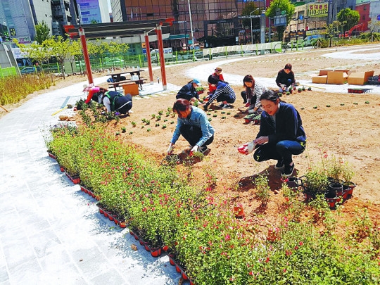 마을기업·마을공방·마을정원… 정(情)을 살려야 동네가 산다
