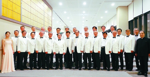 평균 나이 73세 합창단 ‘3927콰이어’ 기쁨과 위로 필요한 곳 어디든 달려간다