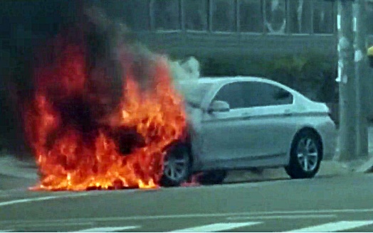 부품 결함 인정한 불난 BMW, 중고차 값 보상에도 논란인 이유