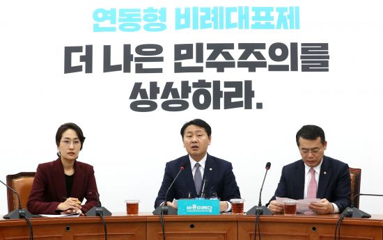 김관영 “저서강매 노영민·폭력전과 강기정? 靑 인재풀 안타까워”