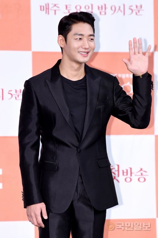 배우 이태성 ‘올블랙 슈트 입고 시선강탈’