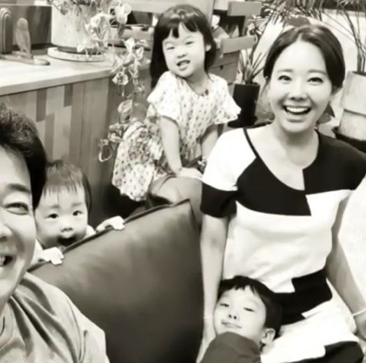 소유진♥백종원, 삼남매와 행복한 추석 “아빠가 있으면 즐거운 아이들”