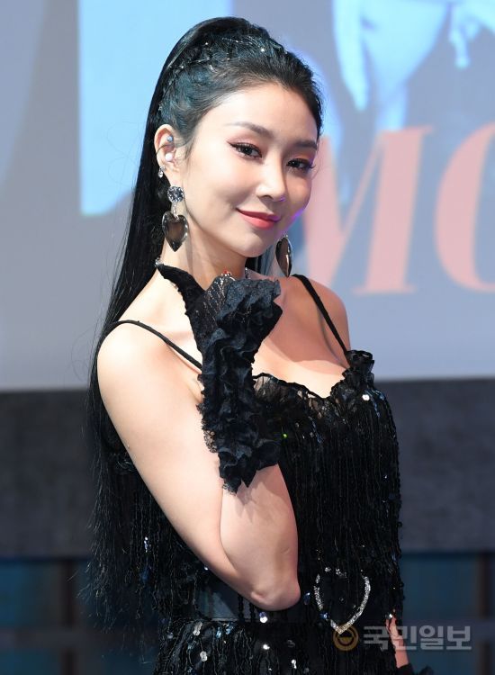 ‘모모랜드’ 혜빈의 ‘떰즈업(Thumbs Up)’