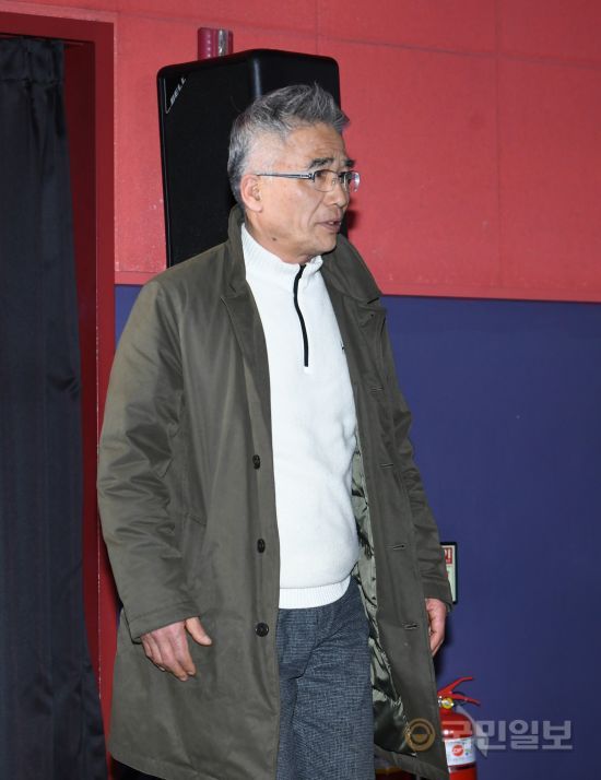 영화 ‘밥정’ 시사회장 입장하는 임지호 쉐프