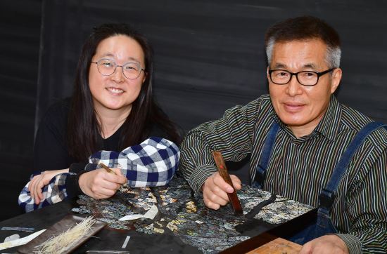 현대미술 작가와 나전칠기 장인의  콜라보…정직성 작가 ‘나전 회화’전