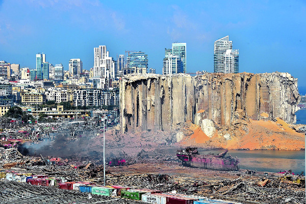 베이루트 의문의 대폭발 4000여명 사상… 사고냐, 테러냐