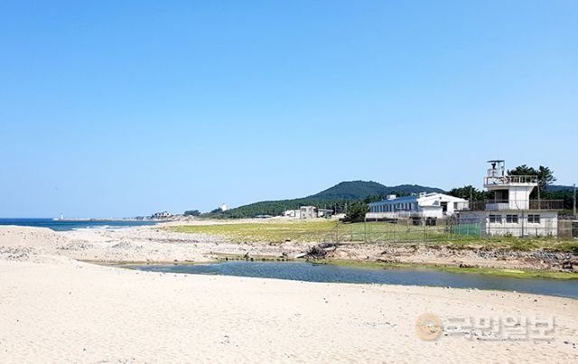 포항 화진해수욕장 내 군사시설 이전·반환 불가…철조망은 철거