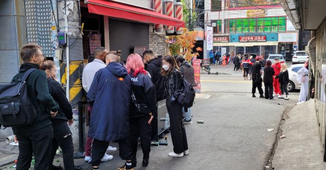 사흘 내내 북적인 이태원·홍대…일부 ‘노마스크’도 [포착]