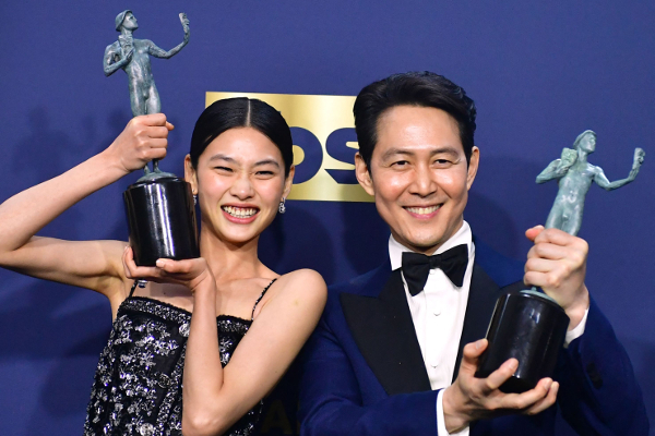 ‘오징어 게임’ SAG 휩쓸었다… 이정재·정호연 남녀 주연상