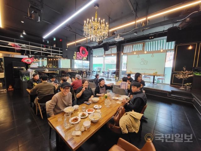 [다시희망의교회로]농인에게 필요한 건 ‘복음과 떡’, 수화식당 정착기
