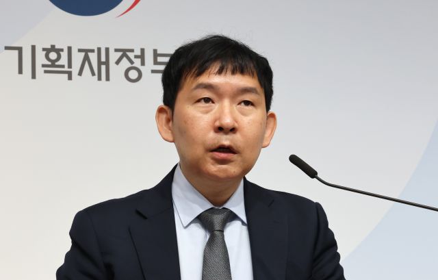 정부, ‘경기둔화’ 평가 유지…‘상저하고’ 전망도 그대로