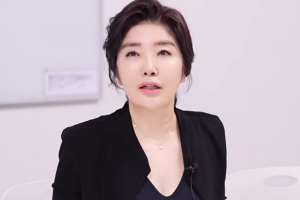 입 연 여에스더 “허위광고? 잘못 드러나면 처벌받을 것”