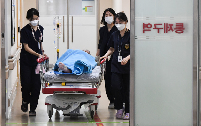 “비인간적인 죽음 맞으란 건가”… 호스피스 병동도 비상
